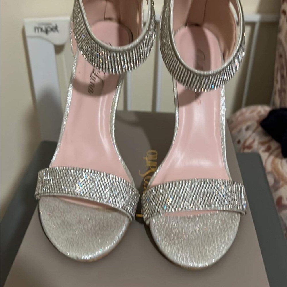Gorgeous Sparkling Heels